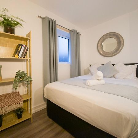 Plenty Of Parking Available; 3 Bedroom Apartment By Property Promise Cardiff Exteriör bild