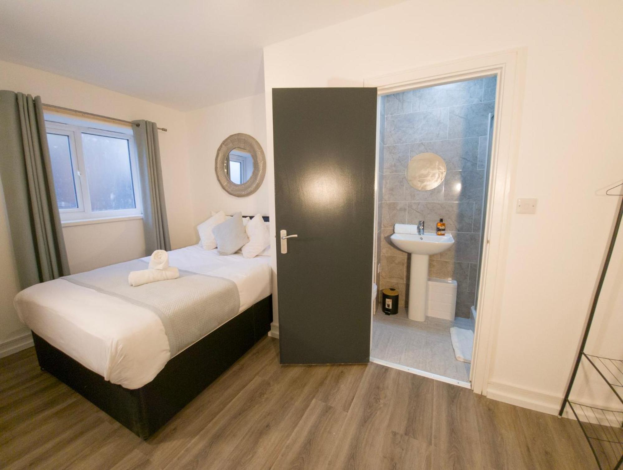 Plenty Of Parking Available; 3 Bedroom Apartment By Property Promise Cardiff Exteriör bild