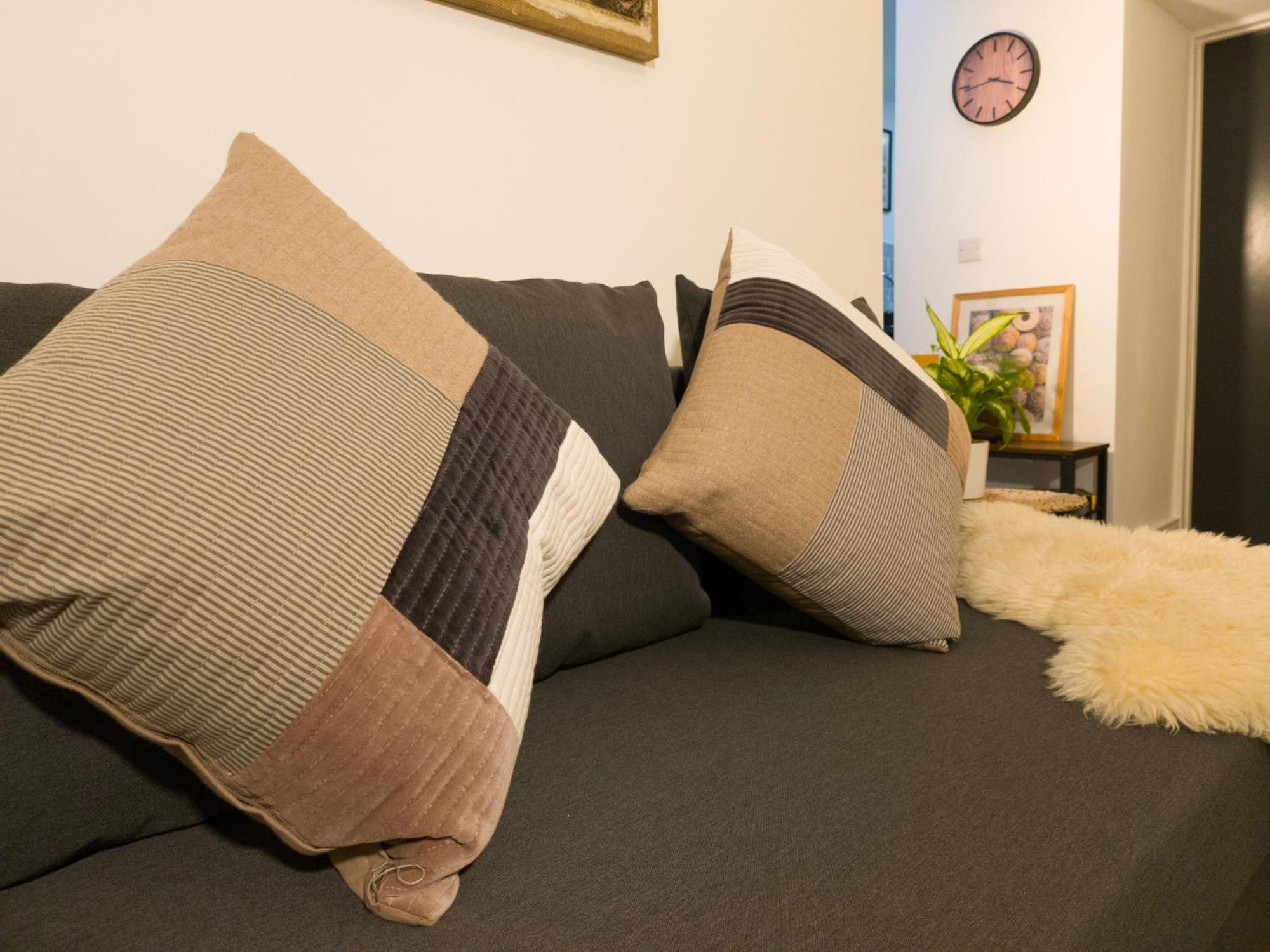 Plenty Of Parking Available; 3 Bedroom Apartment By Property Promise Cardiff Exteriör bild