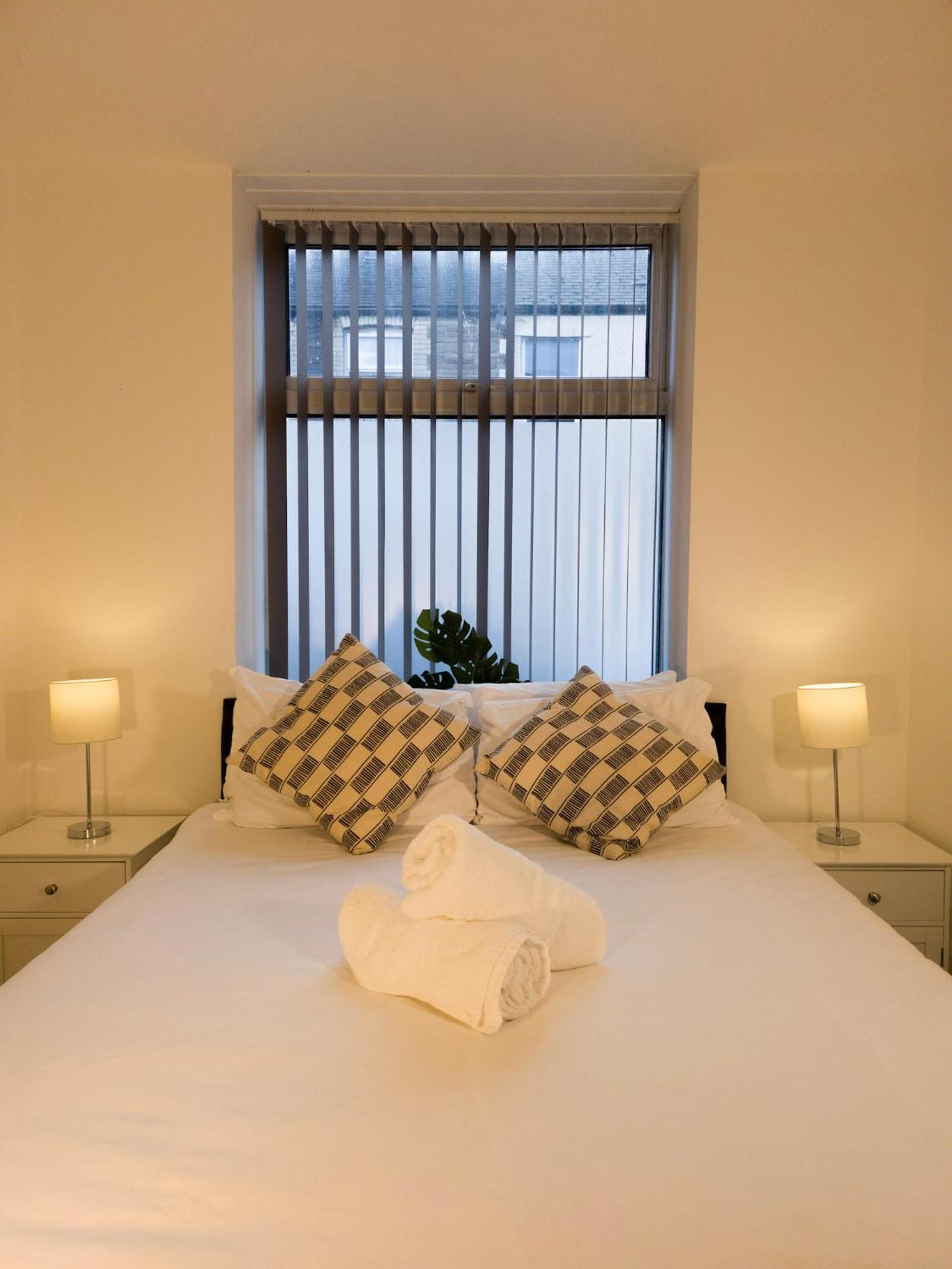 Plenty Of Parking Available; 3 Bedroom Apartment By Property Promise Cardiff Exteriör bild