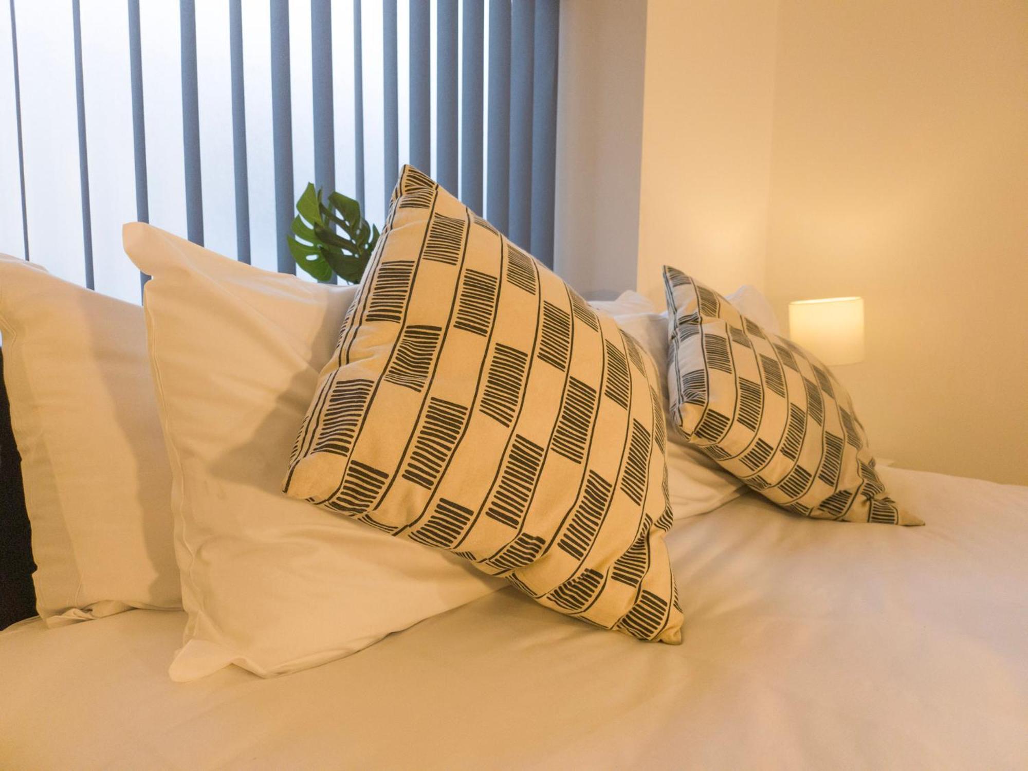 Plenty Of Parking Available; 3 Bedroom Apartment By Property Promise Cardiff Exteriör bild