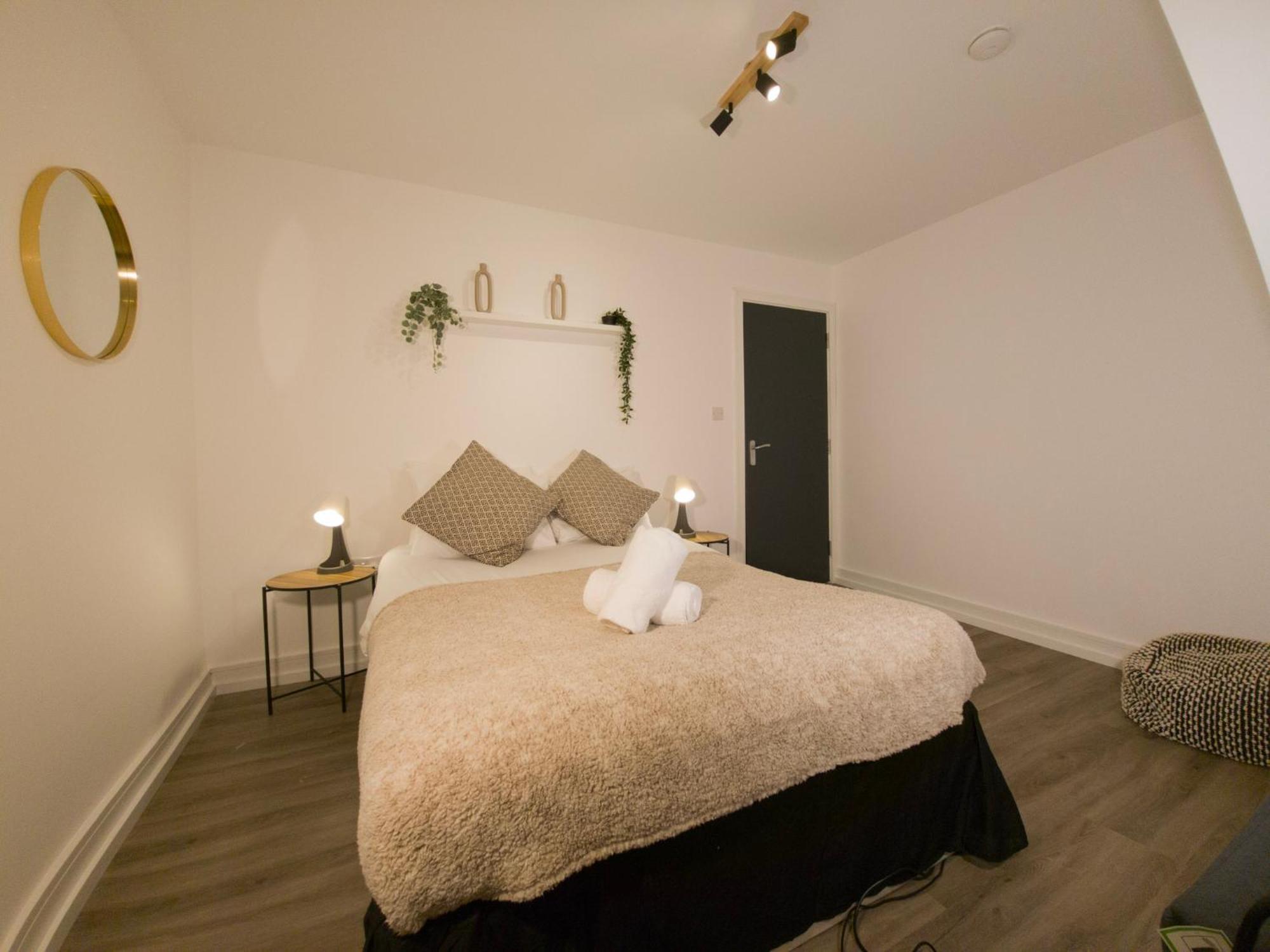 Plenty Of Parking Available; 3 Bedroom Apartment By Property Promise Cardiff Exteriör bild